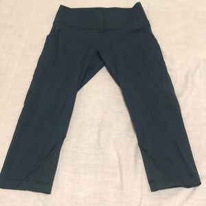 Lululemon teal crops size 6